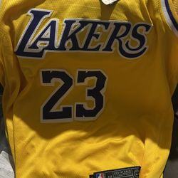 New Los Angeles Laker LeBron James Jersey 