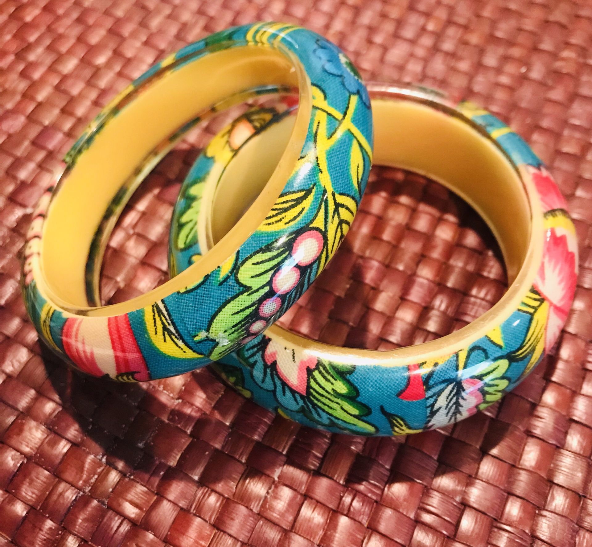 Resin beautiful flowered bangles, 2