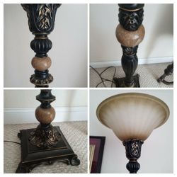 BEAUTIFUL FLOOR LAMP 