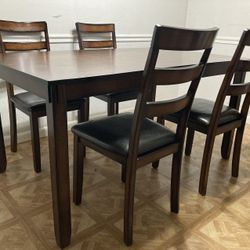 High Top Dining Table W 5 Chairs