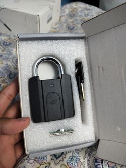 Fingerprint Padlock with Backup Keys, One-Touch Gym Locker Lock, No Charging Needed, Stores 20 Fingerprints, IPX5 Water-Resistant Biometric Lock for G
