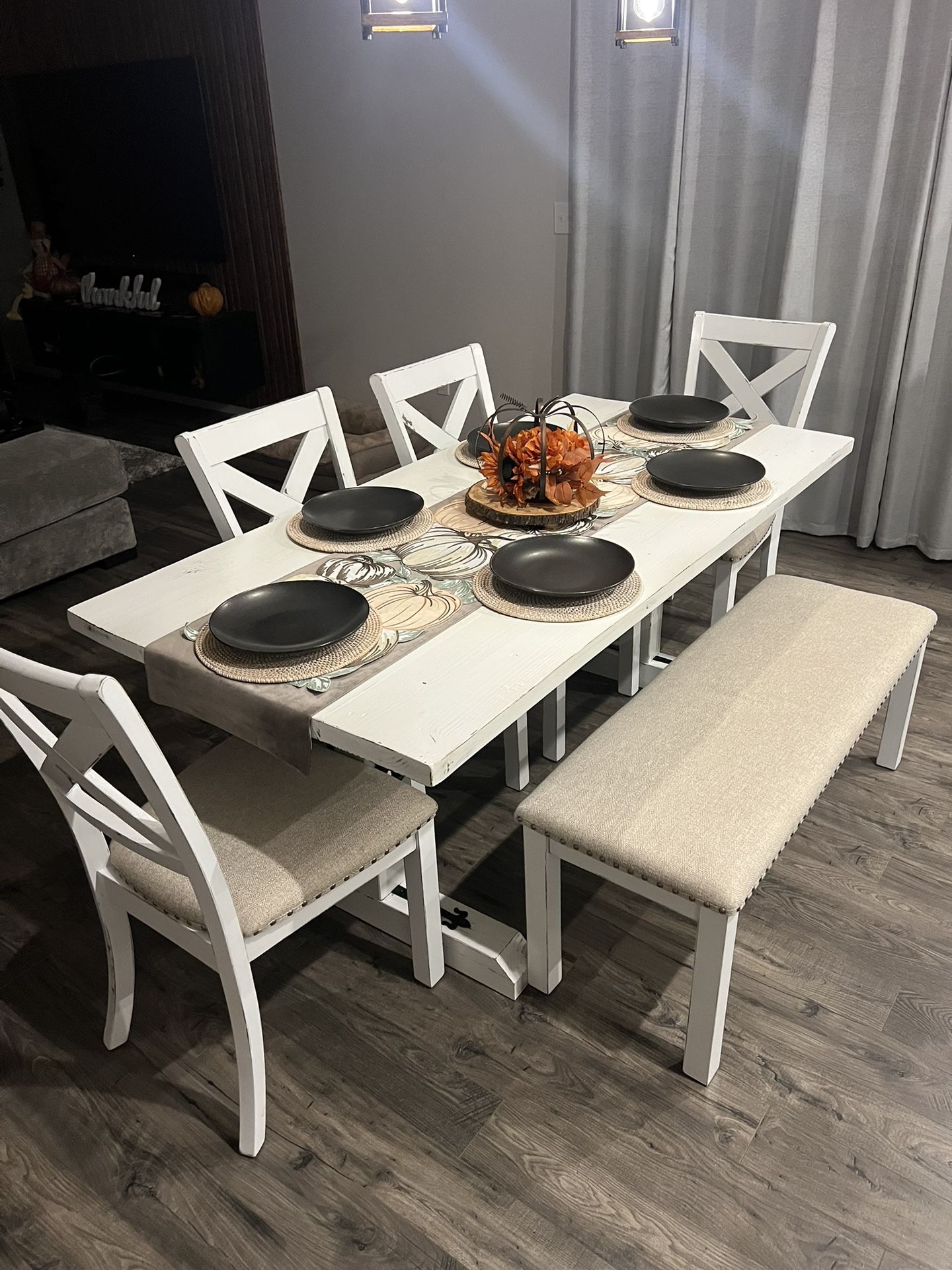 Dinning table And Chairs