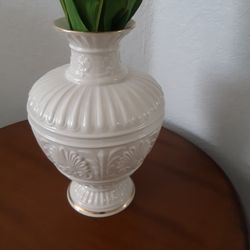 LENOX PORCELAIN VASE 