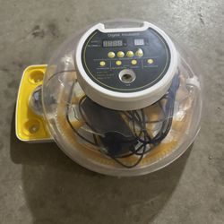 18 Egg Incubator with Automatic Egg Turning and Humidity Control