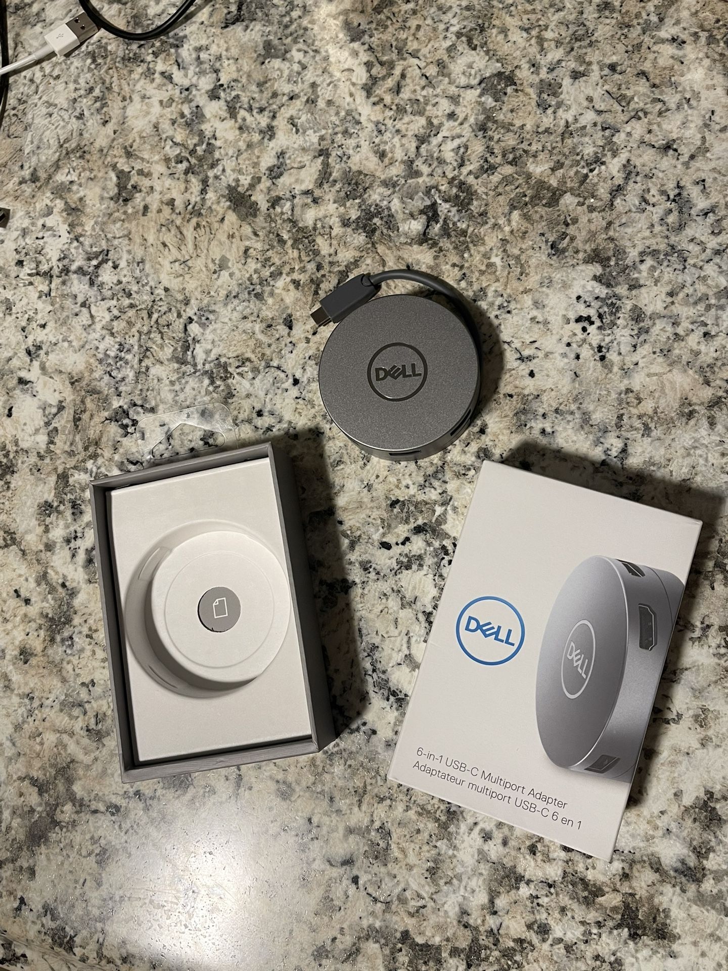 DELL Docking Station / Multiport Adapter 