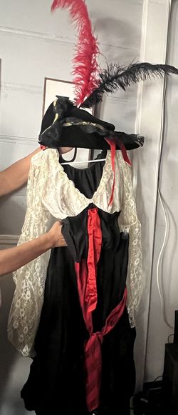 Women’s Pirate Costume