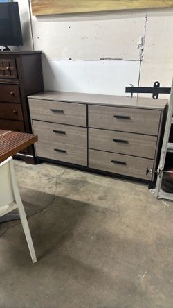 Dresser
