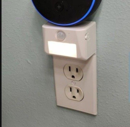 POWER OUTLET PLATE CHARGING DOCK FOR ECHO 3RD GEN WITH MOTION DETECTION ADJUSTABLE BRIGHTNESS NIGHT LIGHT & NO CORDS NEEDED