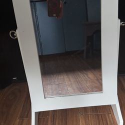 Standing Jewelry Case