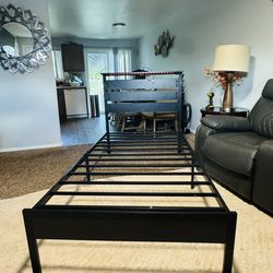 Twin bed excelent condition