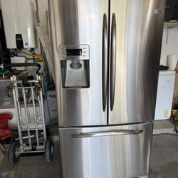 GE Profile French Door  28 cuft Refrigerator 