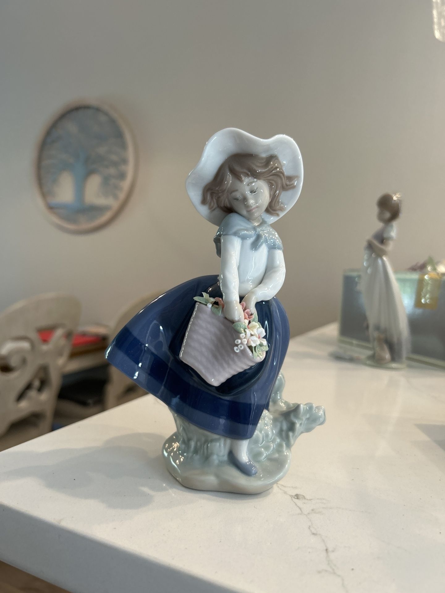 Lladro #05222 Retired Pretty Picking Porcelain Figurine of Girl with Basket