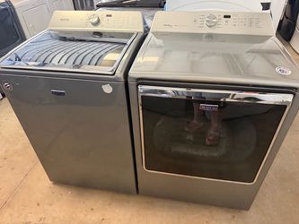 Maytag XXL With an agitator Washer and Dryer