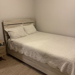 QUEEN BED FRAME 