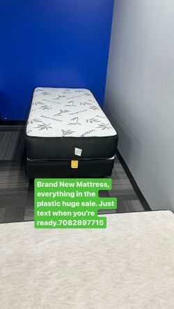Huge sale for Mattress And Box Twin size mattress and box 150.$ full 190$ Queen 200$ king 290$. free delivery free set up 708….280….7715… cash or Zell