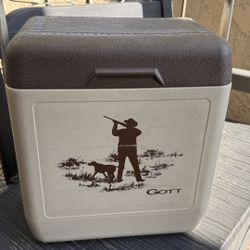 Vintage Fishing GOTT Tote 18 Cooler Ice Chest Bass Model 1818
