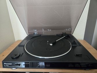Pioneer Turntable