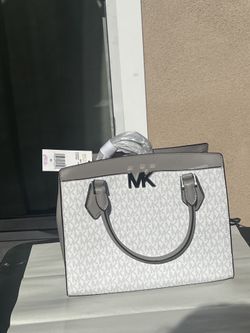 Brand new Michael Kors Handbag. 
