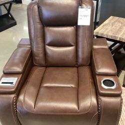 The Man-den Power Recliner 