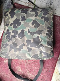 A Thick Camouflage Padded Seat Cushion