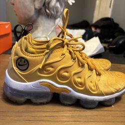 Bubble Yellow Nike