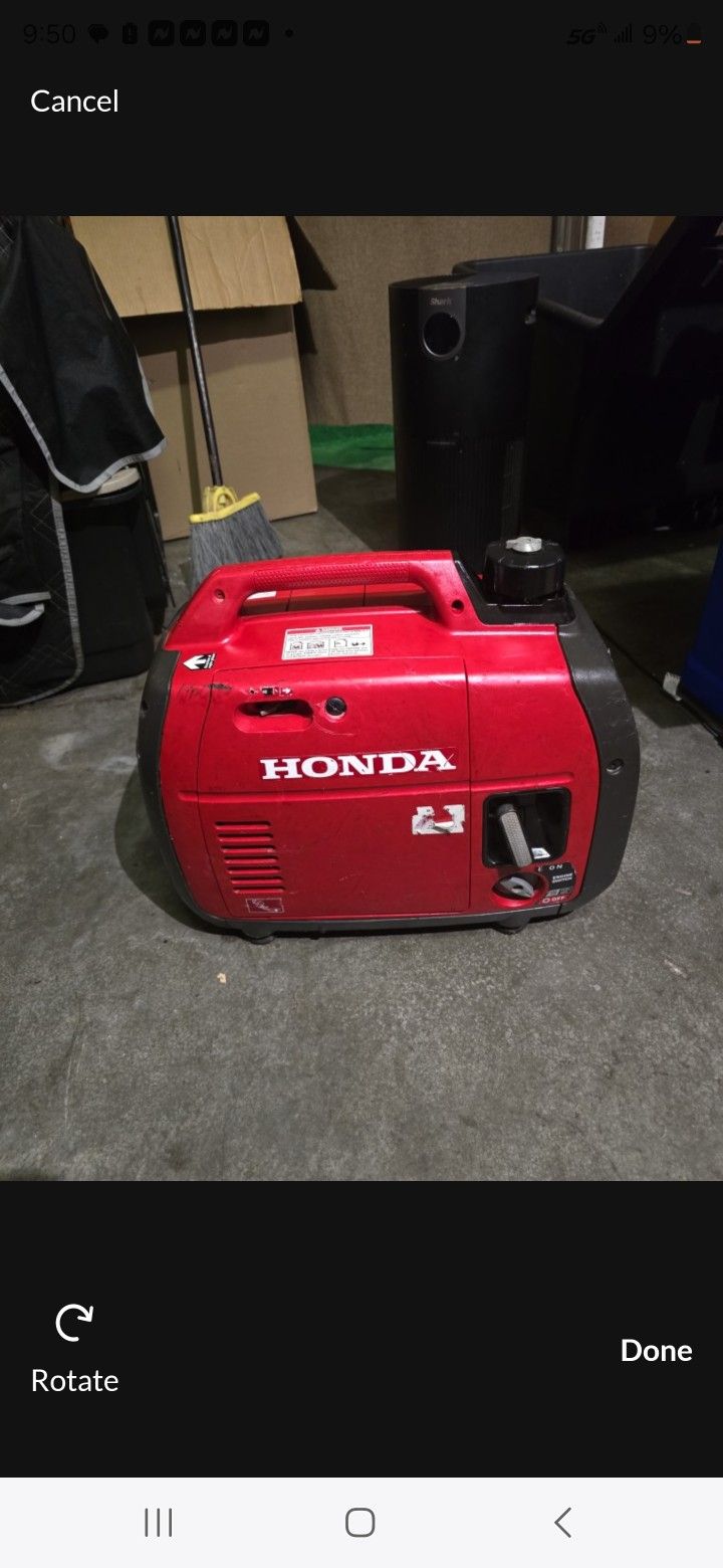 Honda EU2200i Whisper Generator