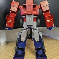 Robosen Transformers Flagship Optimus Prime  Auto-converting  Robot 