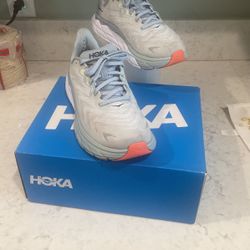 Hoka Shoes Size 9D
