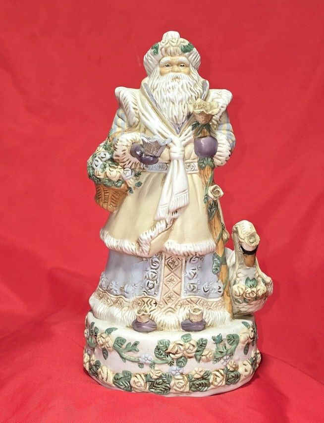 Old World Santa-Music Box- White Christmas
