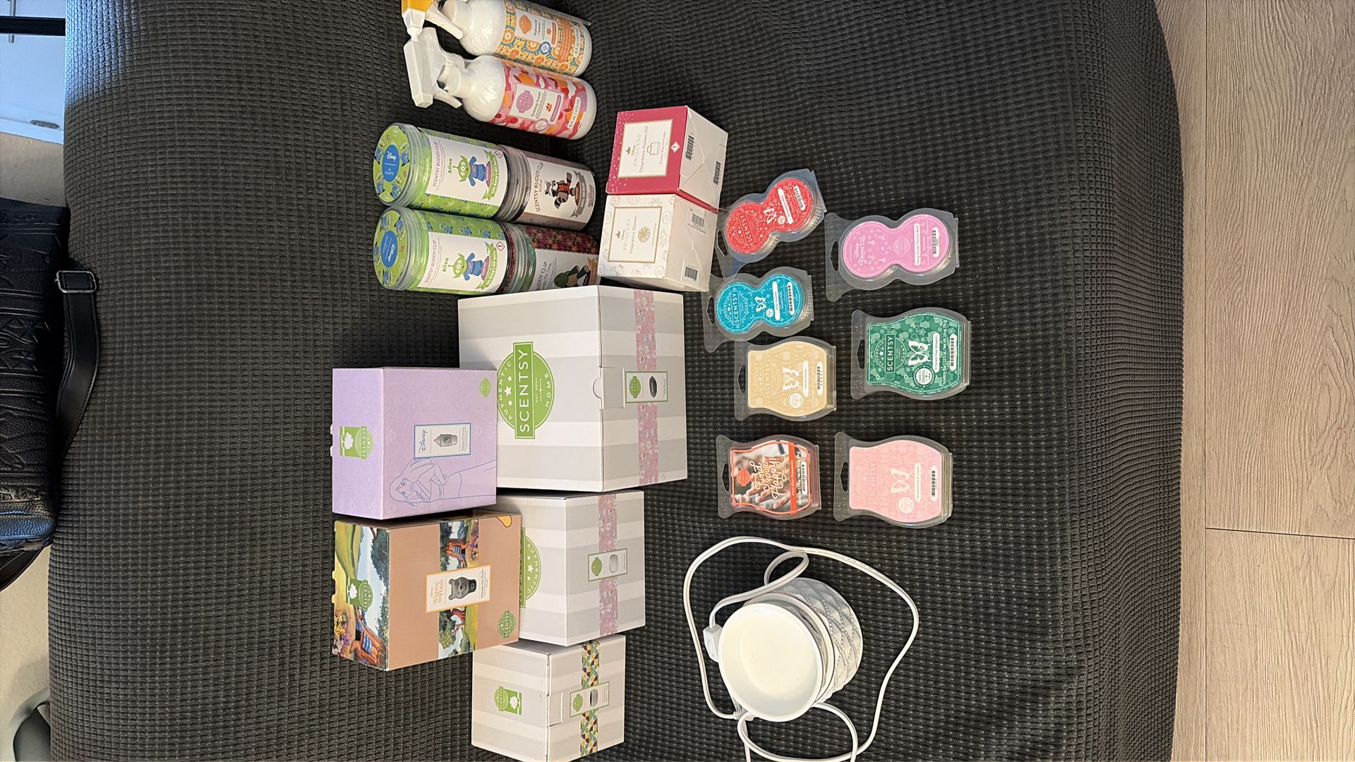 Scentsy Bundle – Disney Diffusers, Warmers, Buddy Clips & Wax