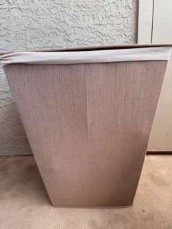 Clothes hamper