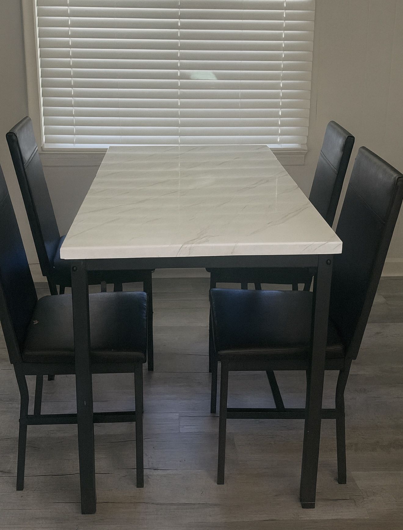 Modern Marble-Top Dining Table with 4 Chairs – Excellent Condition