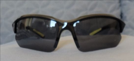 Polarized Sports Sunglasses, UV Protection Wrap-around, Unisex, Lightweight, Outdoor Shades For Driving, Cycling, Running And Fishing.