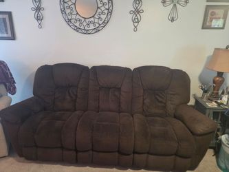 LA-Z-Boy Reclining Sofa