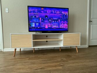 Entertainment center