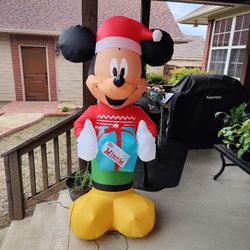 Inflatable Outdoor Christmas decorations
