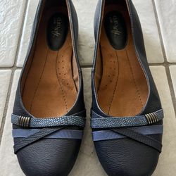 EuroSoft ladies flats size 11M