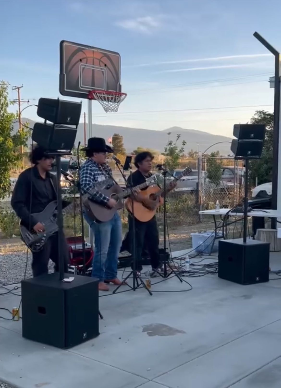 Grupo Sierreño, Movidas/corridos/Cumbias