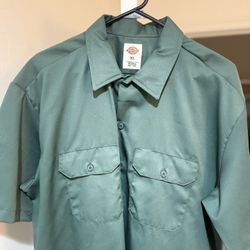 Men’s XL Button Up Dickies Shirt 