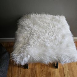 Vanity Seat