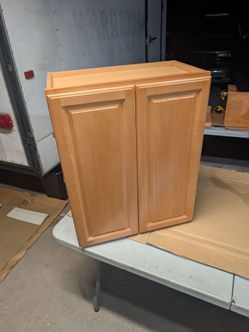 New Kitchen Wall cabinets! Oak color!
Prices range from $50- $145 per cabinet