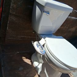 Tasa de ban̈o may linpia Buenos condiciones marca Delta