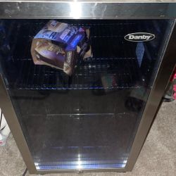 mini fridge 
