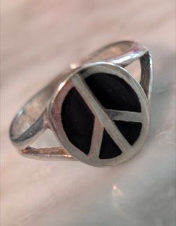Vintage Sterling Silver Peace Sign Ring