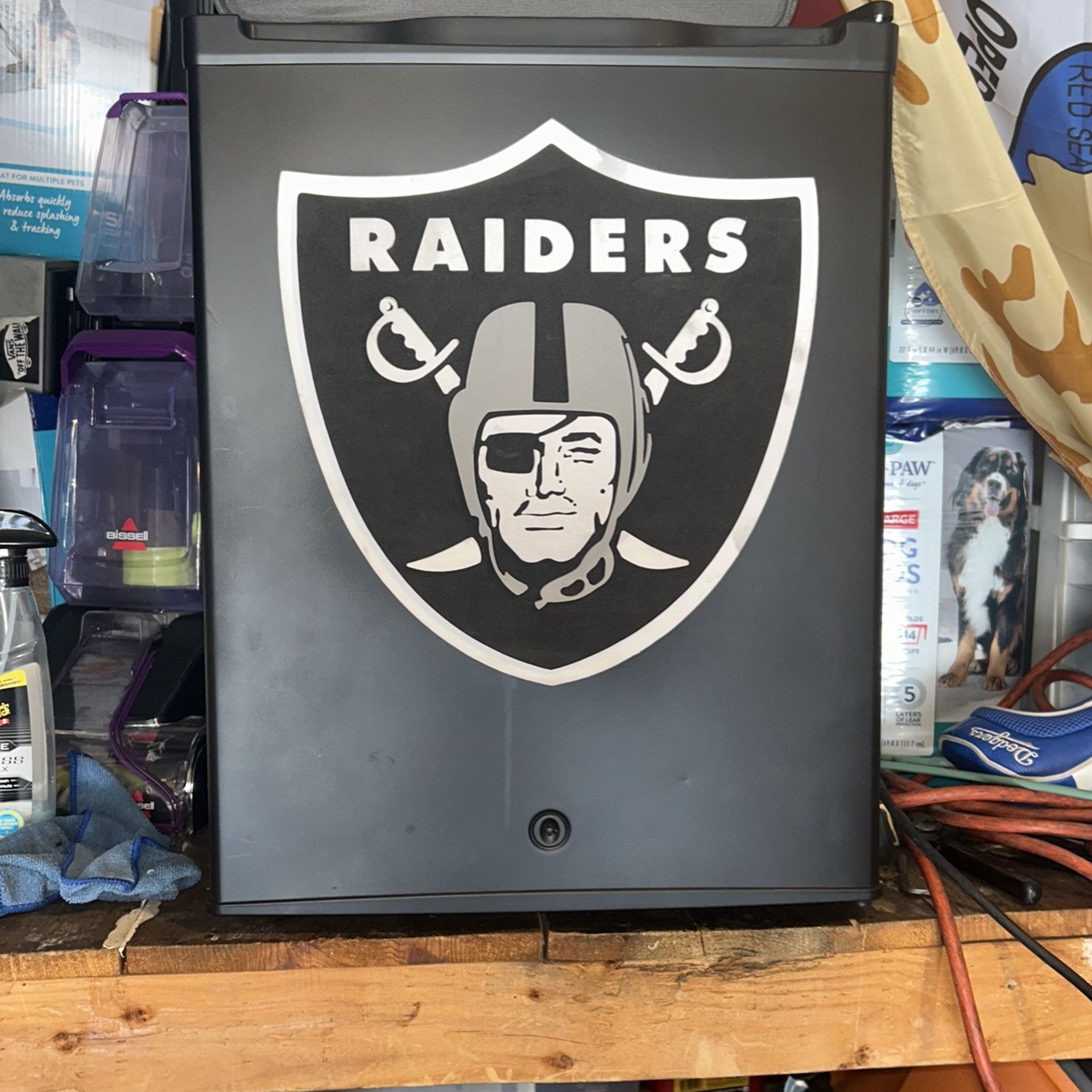 Raiders Mini Refrigerator Works Great !!!!!!!!