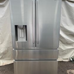 Samsung refrigerator in excellent condition💦🧊