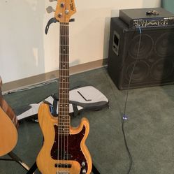 Bass guitar