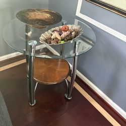 2 Round Side Tables