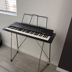 Vintage Yamaha PSR-18 Keyboard 