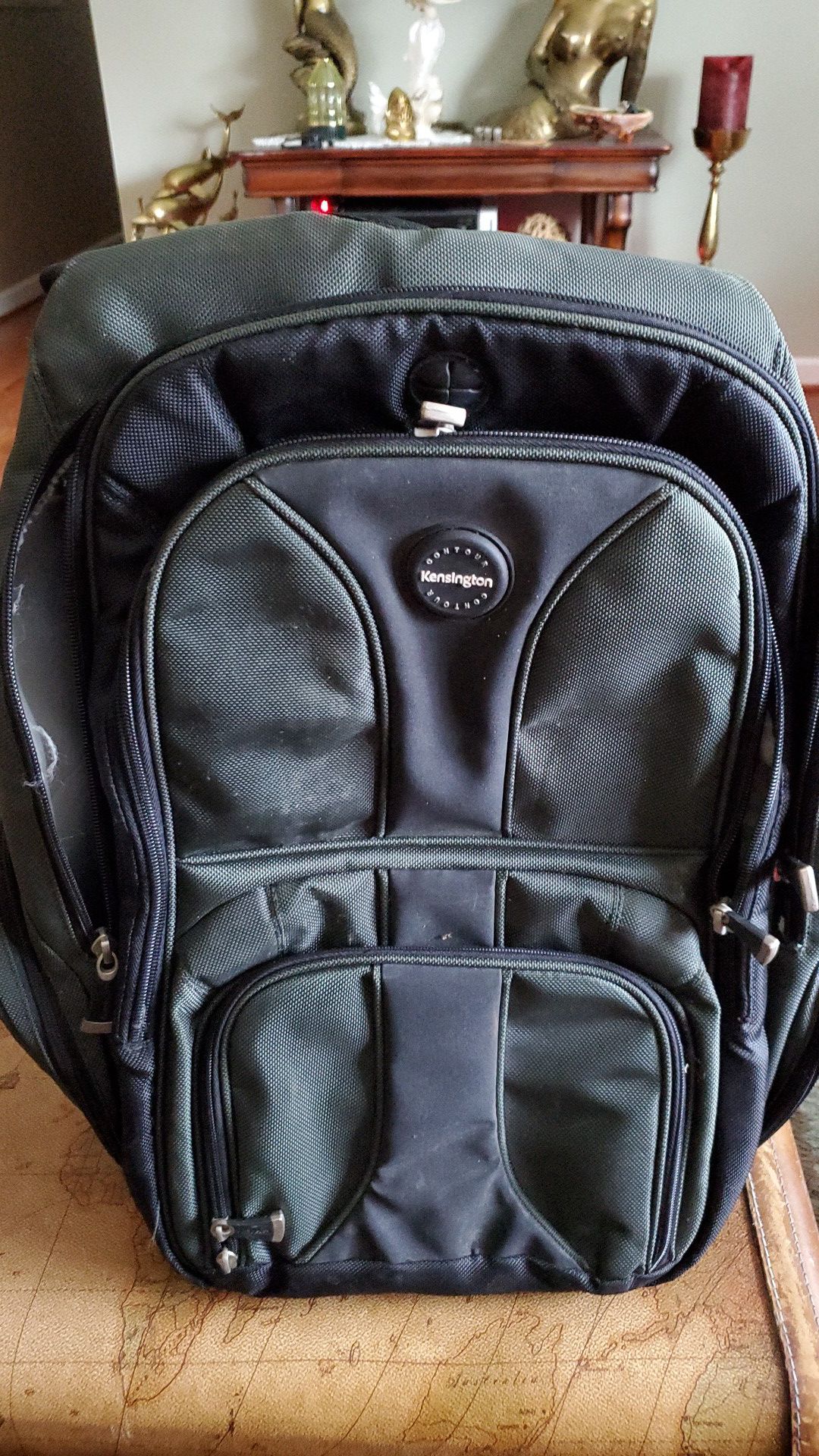 Kensington contour backpack